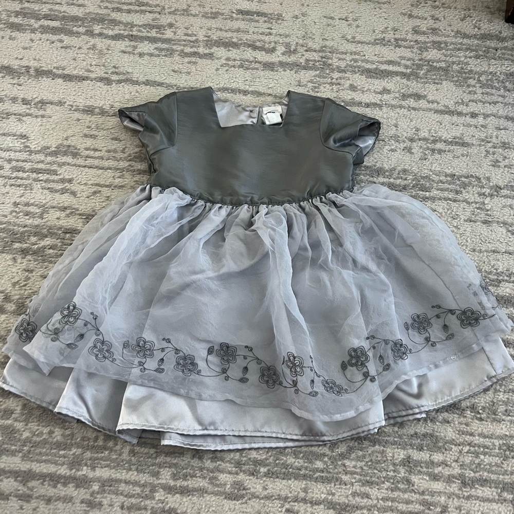 Silver/gray‎ formal 3T dress